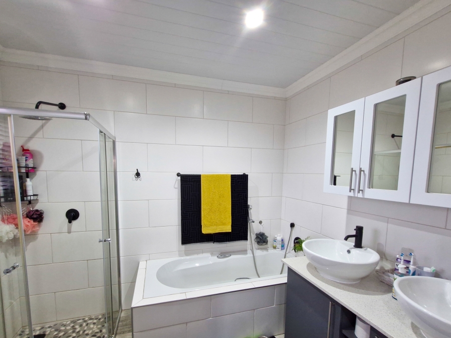 3 Bedroom Property for Sale in Tergniet Western Cape